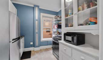 122 W 39TH St A4, Bayonne, NJ 07302