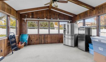 1022 E CAPITOL Dr, Appleton, WI 54911