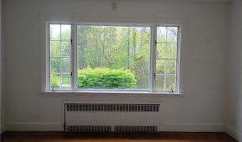 6 Old Pound Hill Rd, North Smithfield, RI 02896
