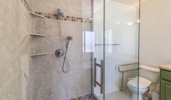 208 SWIRE HEIGHTS Dr, Aztec, NM 87410