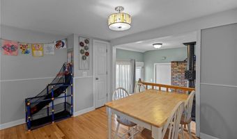 82 Vera St, Warwick, RI 02886