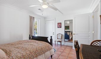 130 14th St, Apalachicola, FL 32320