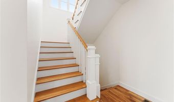 41 Burnett Rd, Warwick, RI 02889