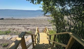 11 Treat St, Belfast, ME 04915