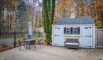 10 Maiden Ln, Bedford, NH 03110