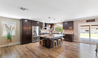 33127 Camelot Dr, Yucaipa, CA 92399