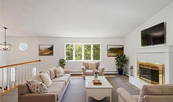 34 Winsor Ave, Johnston, RI 02919