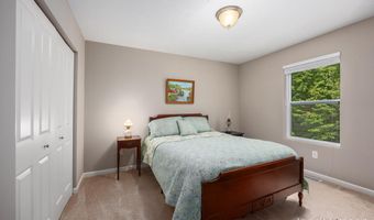 9231 Trafalgar Dr SE, Alto, MI 49302