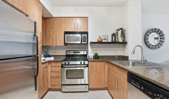 1021 N GARFIELD St 233, Arlington, VA 22201