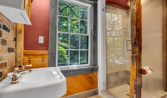 6 Spring St, Chester, CT 06412