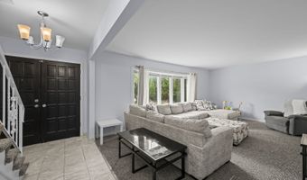 815 E Hintz Rd, Arlington Heights, IL 60004