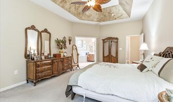 8 Meadowbrook Aly, Barnegat, NJ 08005