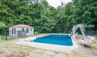 27 South St, Blandford, MA 01008