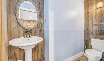 123 Mount Hope Ave, Bangor, ME 04401