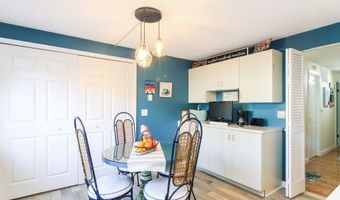11 Harbour Vlg B, Branford, CT 06405