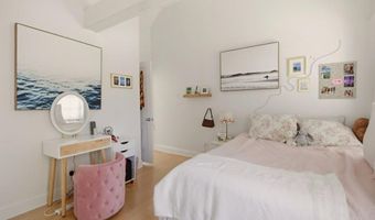 5 Division St, Newport, RI 02840