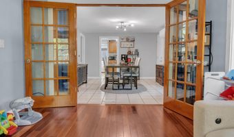 9 Middle Road Ext, Standish, ME 04084