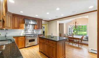 340 Newman Ave, East Providence, RI 02916