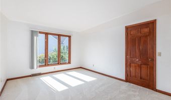 121 Summershade Ct, Amherst, NY 14051