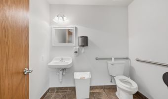 218 S Main St, Almont, MI 48003