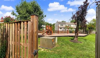 6033 HYDRANGEA Dr, Alexandria, VA 22310
