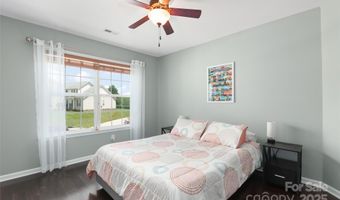 8 Secrest Dr, Arden, NC 28704