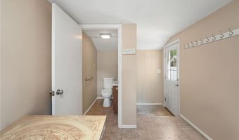 1 Woodhaven Dr, Cumberland, RI 02864