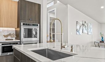 852 Oak St, Ashland, OR 97520