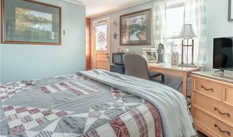 24 Bethune St, Alexandria Bay, NY 13607
