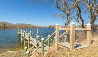 101 Kenyon Farm Rd, Narragansett, RI 02882