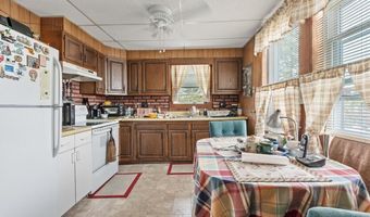 50 Exchange St, Athol, MA 01331