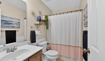 1457 Greenfield Crossing Ct, Ballwin, MO 63021