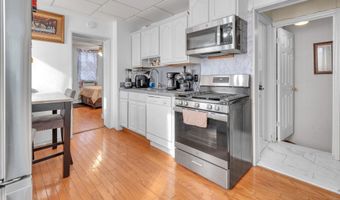 9 E 15TH St, Bayonne, NJ 07002