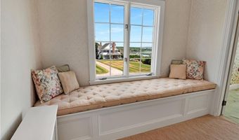 7 Jenckes Ct, Narragansett, RI 02882