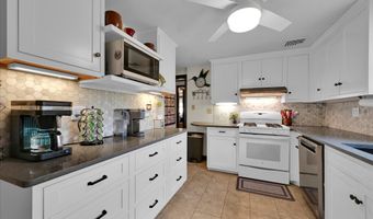 4 N CONESTOGA VIEW Dr, Akron, PA 17501