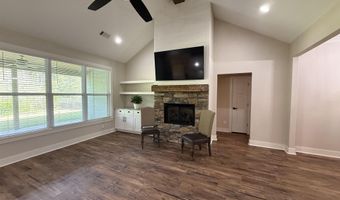 632 Hiram Dr, Bauxite, AR 72011