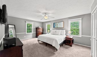 390 Willard Rd, Aurora, OH 44202