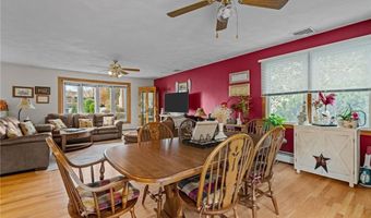 32 Sprague Cir, Johnston, RI 02919