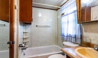 12 Alvina St, Batesville, IN 47006