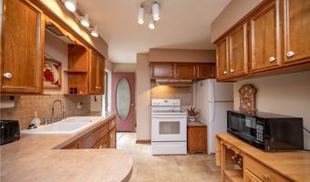 1774 Laurie Dr, Austintown, OH 44511