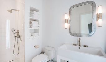 228 Town Ln, Amagansett, NY 11930