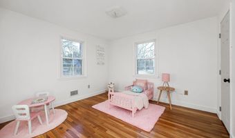 72 Karen St, Attleboro, MA 02703