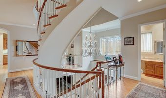 4744 34TH St N, Arlington, VA 22207
