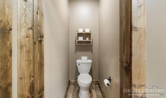 1009 Larkspur Trl, Banner Elk, NC 28604