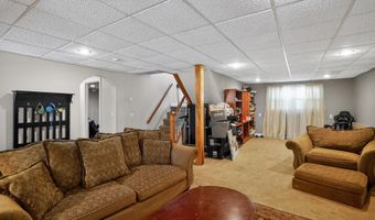4844 PINE GROVE Cir, Allentown, PA 18106