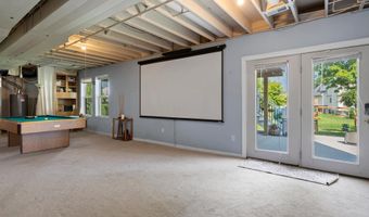 1690 Meadowside Dr, Ann Arbor, MI 48104
