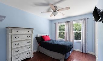 603 Rue Montand Dr, Ballwin, MO 63011