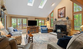 129 Woodbury, Blakeslee, PA 18610