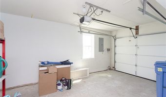 327 Corey Ln, Middletown, RI 02842