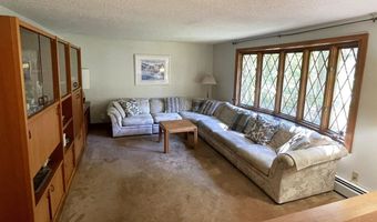 8 Wood Dr, Atkinson, NH 03811